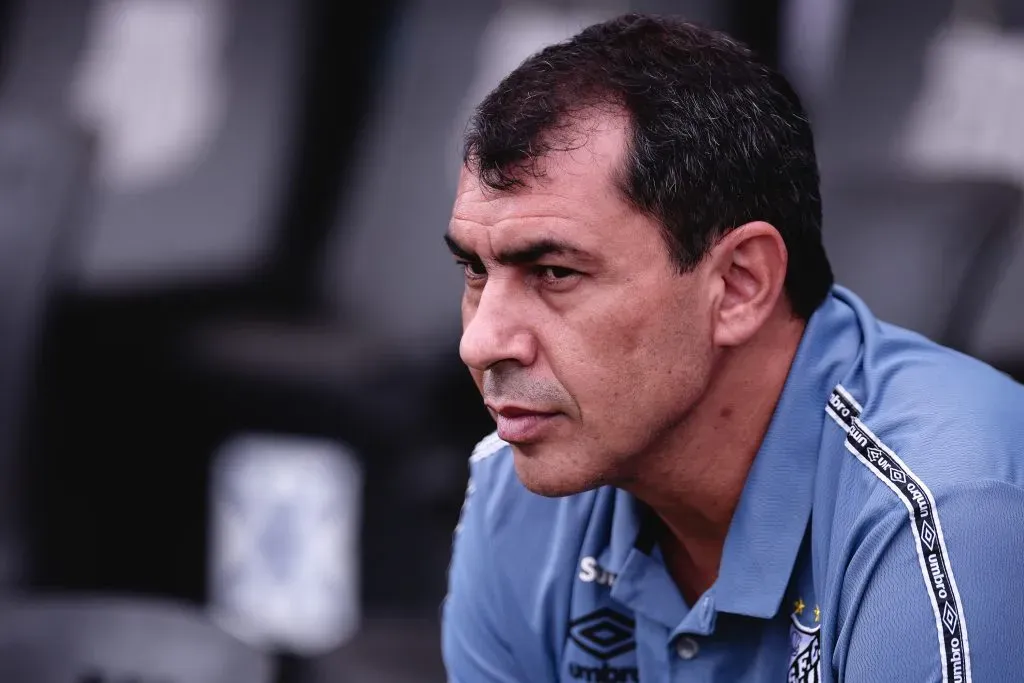 Fabio Carille tecnico do Santos durante partida contra o Ituano no estadio Vila Belmiro pelo campeonato Paulista 2022. Foto: Ettore Chiereguini/AGIF