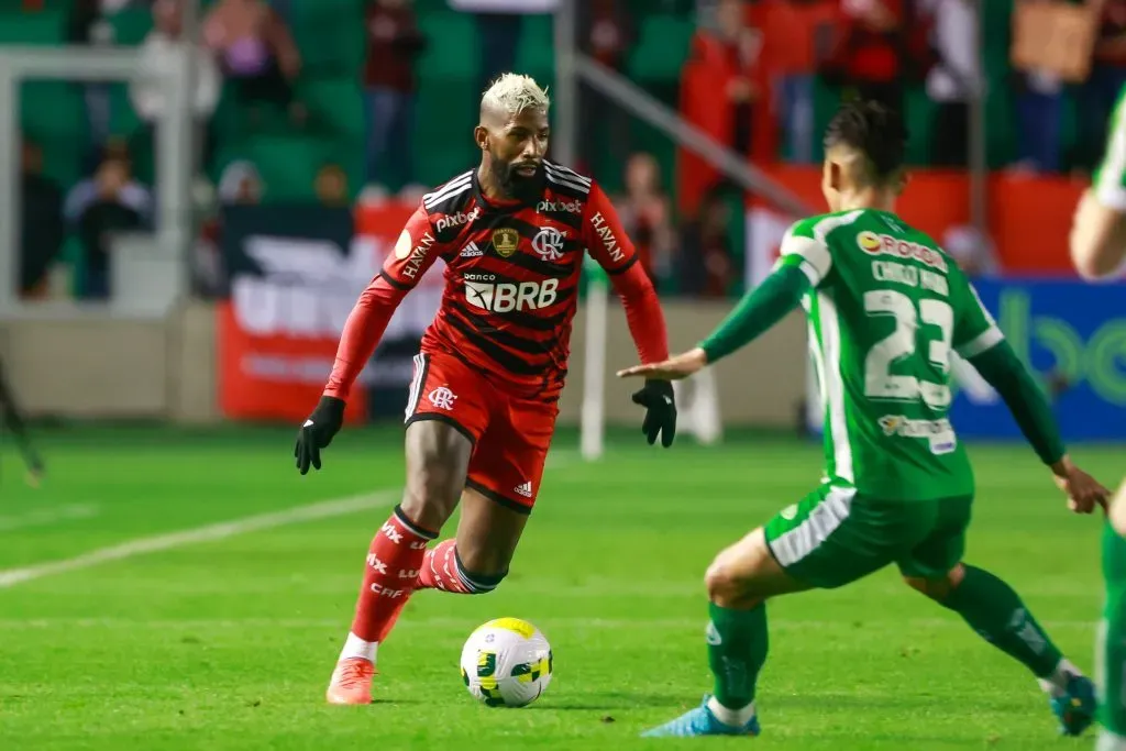 Rodinei atuando pelo Flamengo no Campeonato Brasileiro 2022. Foto: Luiz Erbes/AGIF