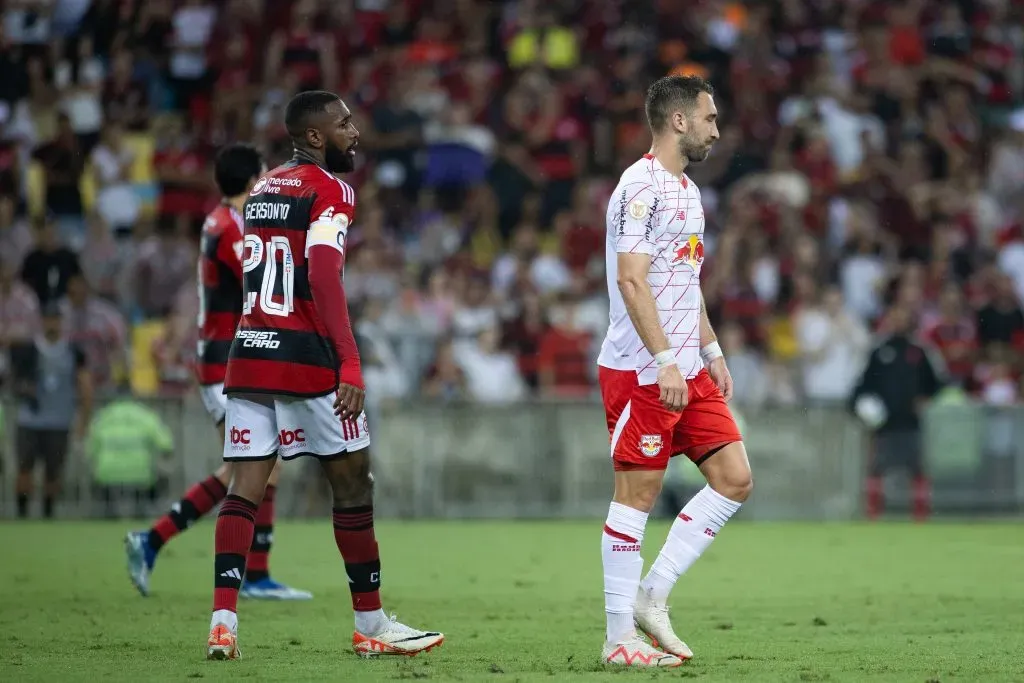 Léo Ortiz atuando justamente contra o Flamengo. Foto: Fabio Moreira Pinto/AGIF