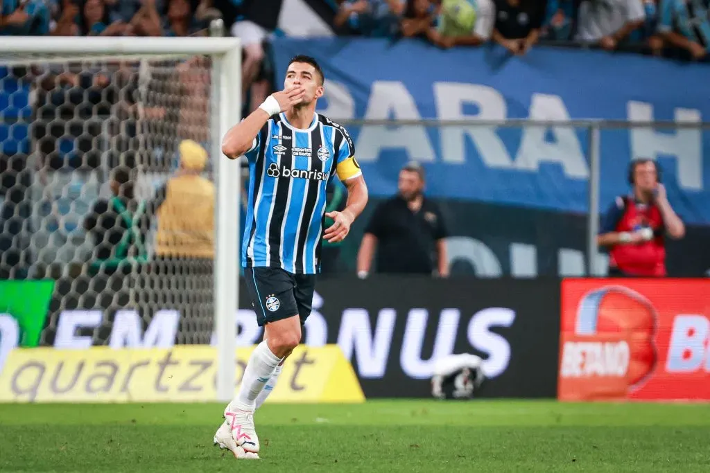 Luis Suarez jogador do Gremio comemora seu gol durante partida contra o Vasco no estadio Arena do Gremio pelo campeonato Brasileiro A 2023. Maxi Franzoi/AGIF