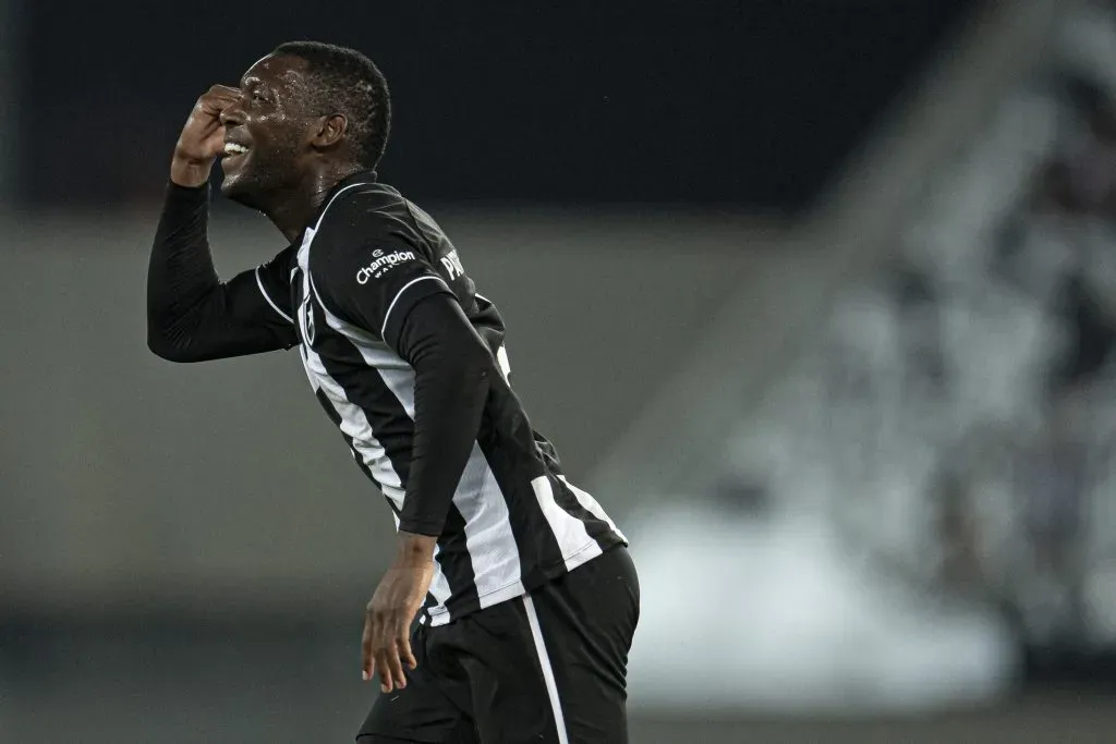 Patrick de Paula jogador do Botafogo comemora seu gol durante partida contra o Fortaleza no estadio Engenhao pelo campeonato Brasileiro A 2022. Jorge Rodrigues/AGIF