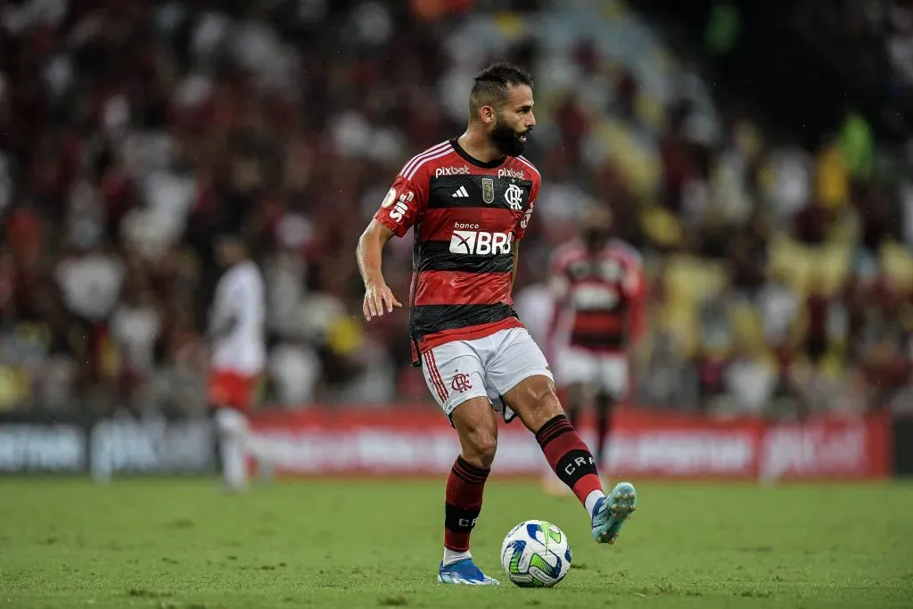 Thiago Maia vem de uma temporada abaixo no Flamengo. Foto: Thiago Ribeiro/AGIF