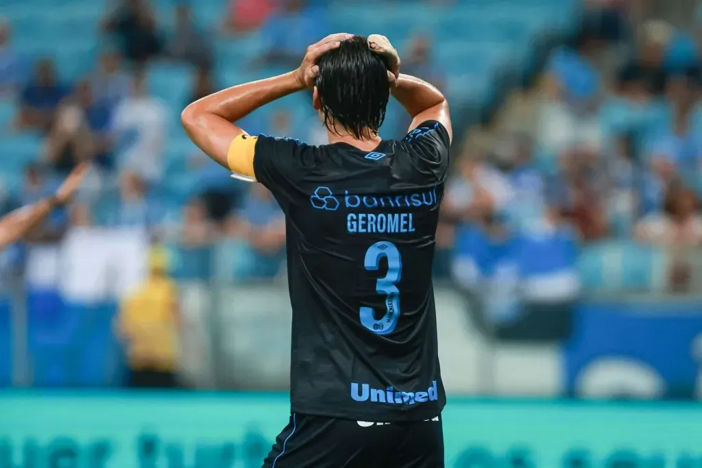 Foto: Maxi Franzoi/AGIF – Geromel pode sair do time titular
