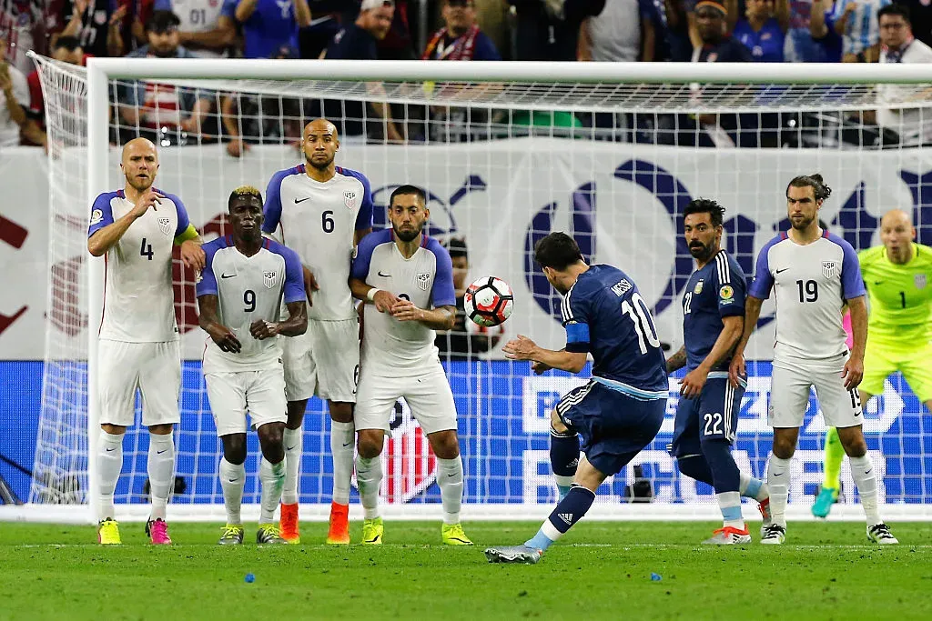 Seleção dos Estados Unidos contra a Argentina. Bob Levey/Getty Images.