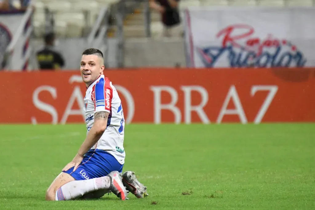 Renato Kayzer jogador do Fortaleza lamenta chance perdida durante partida contra o Caucaia. Foto: Kely Pereira/AGIF