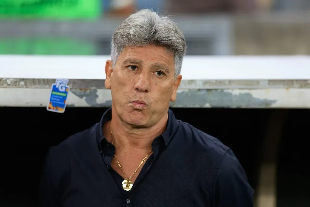 VRIO DE JANEIRO, BRAZIL – JUNE 13: Renato Gaucho, head coach of Gremio looks on during the match between Flamengo and Gremio as part of Brasileirao 2024 at Maracana Stadium on June 13, 2024 in Rio de Janeiro, Brazil. (Photo by Buda Mendes/Getty Images)