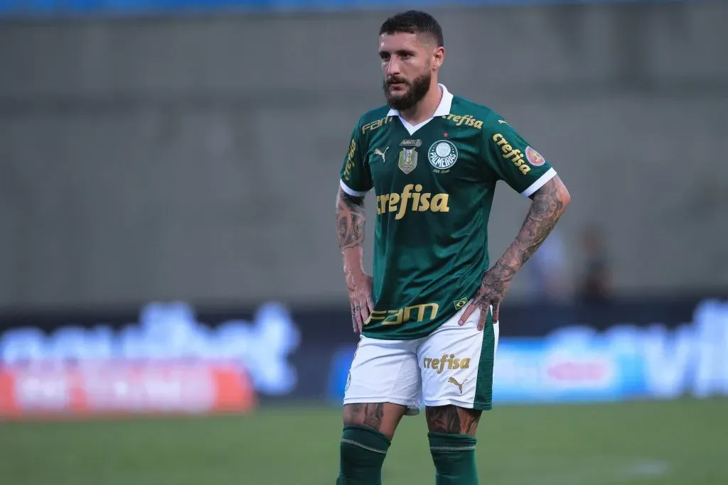 Ze Rafael jogador do Palmeiras durante partida contra o Mirassol no estadio Arena Barueri pelo campeonato Paulista 2024. Foto: Ettore Chiereguini/AGIF