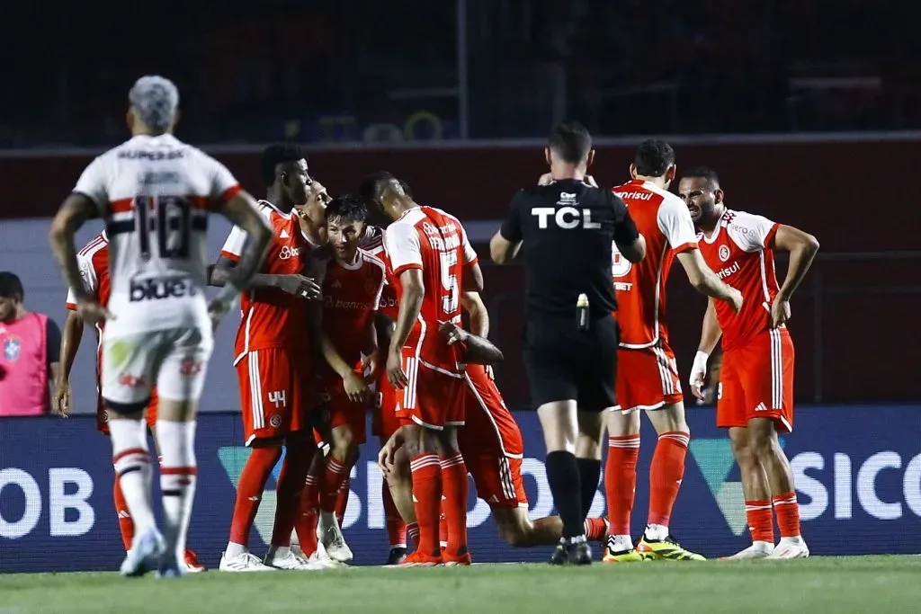 São Paulo sai na frente, mas vê o Internacional virar dentro do Morumbis. Foto: Marco Miatelo/AGIF