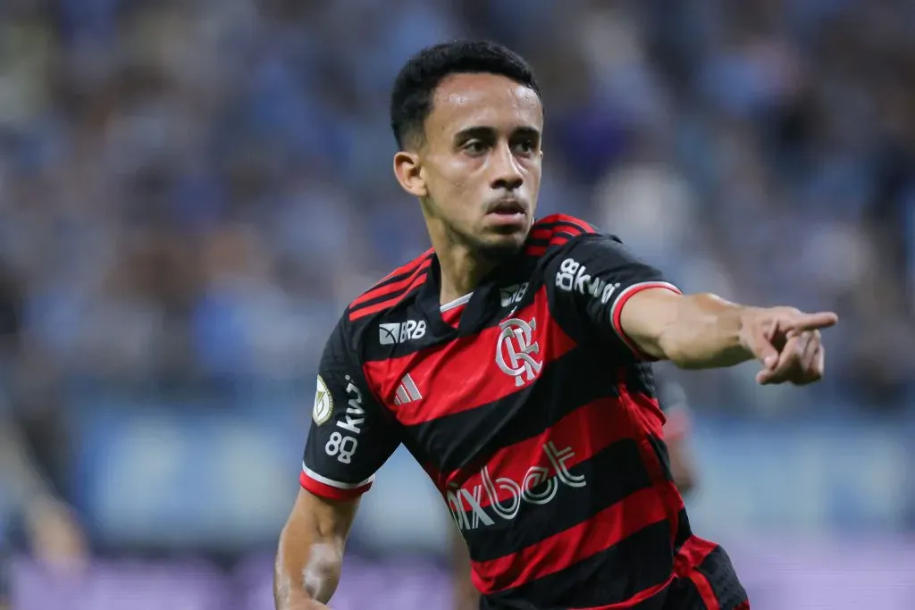 Matheus Gonçalves comemora gol marcado em Grêmio x Flamengo. Foto: Maxi Franzoi/AGIF