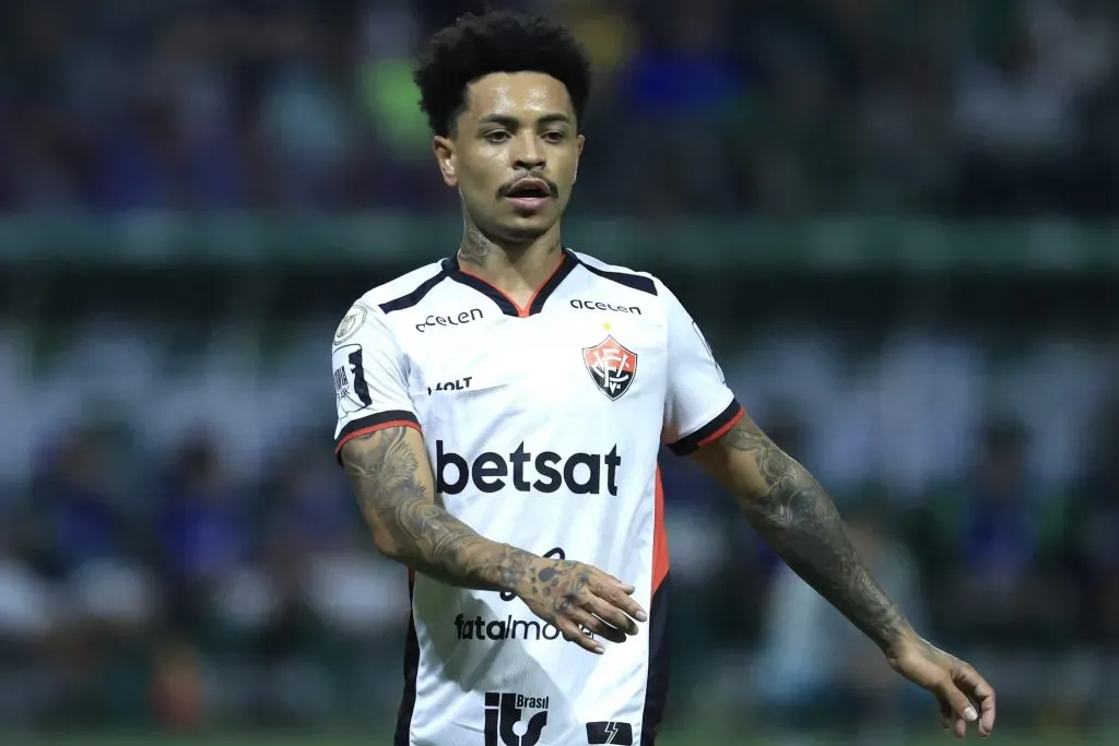 Matheuzinho tem feito um Brasileirão Betano de excelência pelo Vitória, o que atraiu olhares do Cruzeiro – Foto: Marcello Zambrana/AGIF