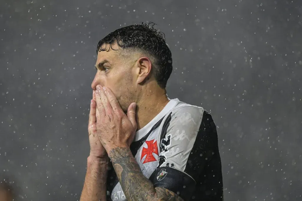 Vídeo que mostra choro de Vegetti viraliza na torcida do Vasco. Foto: Thiago Ribeiro/AGIF