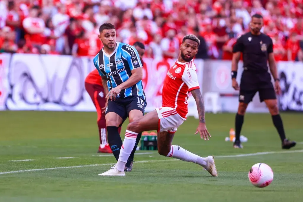 Joao Pedro durante partida contra o Internacional no Estádio Beira-Rio pelo Campeonato Brasileiro A 2024. Foto: Luiz Erbes/AGIF