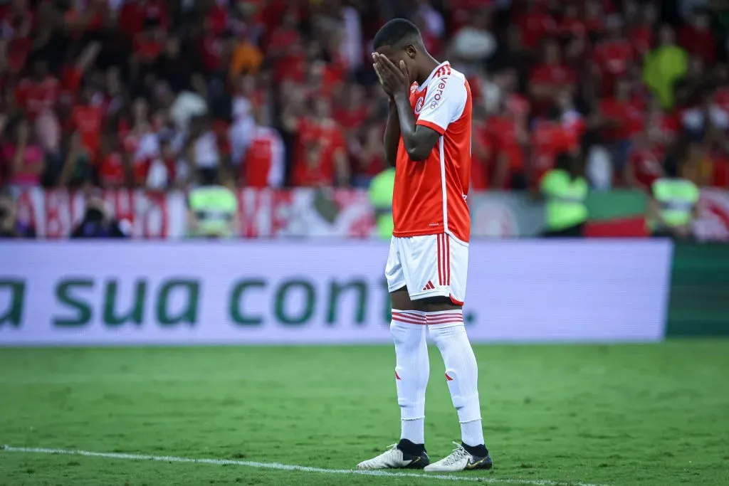 Robert Renan não deixou saudades no Beira-Rio (Foto: Maxi Franzoi/AGIF)