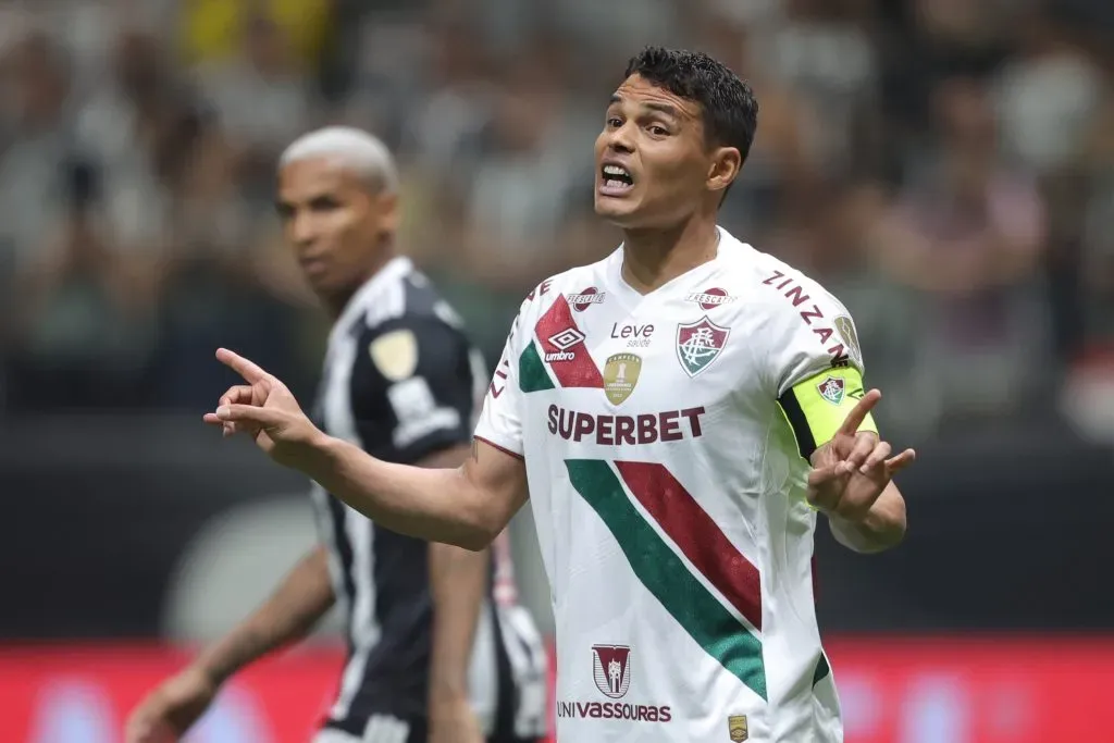 Thiago Silva jogou no sacrifício contra o Atlético-MG na Libertadores. Foto: Gilson Lobo/AGIF