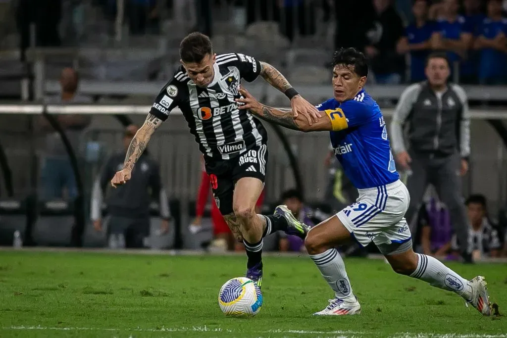 Bernard durante clássico contra o Cruzeiro. Foto: Fernando Moreno/AGIF