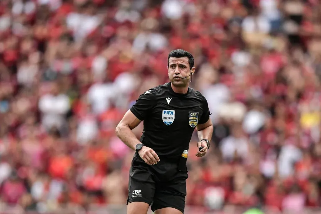 O arbitro Braulio da Silva Machado durante partida entre Flamengo e Juventude. Foto: Thiago Ribeiro/AGIF