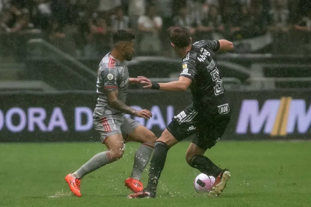 Bruno Tabata, jogador do Internacional durante partida contra o Atletico-MG no estadio Arena MRV pelo campeonato Brasileiro A 2024. Foto: Fernando Moreno/AGIF