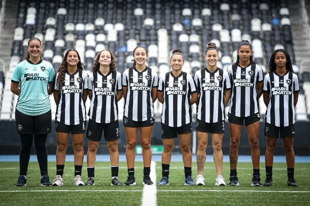 Equipe renovada, com oito novas jogadores que se juntam ao elenco do Sub-20 Feminino do Botafogo. Foto: Arthur Barreto/ BFR