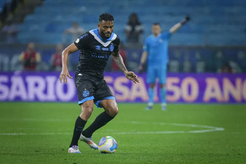 Reinaldo em ação na Arena do Grêmio. Foto: Maxi Franzoi/AGIF