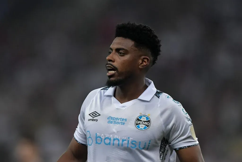 Jemerson é outro ex-Galo que assinou com o Grêmio (Foto: Thiago Ribeiro/AGIF)