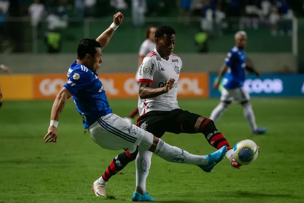 Marlon jogador do Cruzeiro durante partida contra o Flamengo no estadio Independencia pelo campeonato Brasileiro A 2024. Foto: Fernando Moreno/AGIF