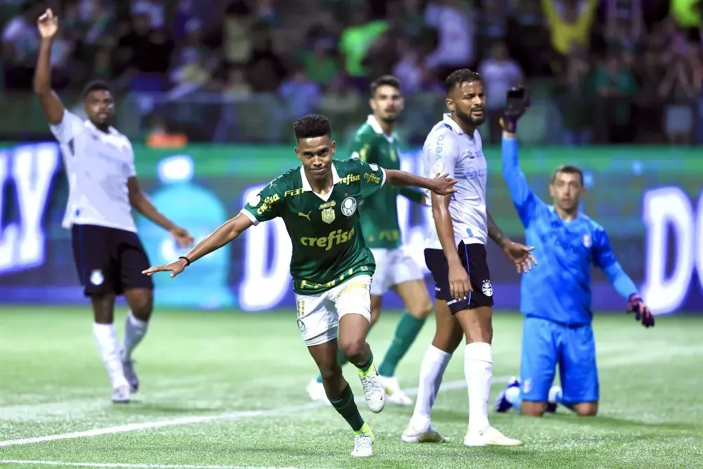 Estêvão jogador do Palmeiras comemora seu gol durante partida contra o Grêmio no Arena Allianz Parque pelo Campeonato Brasileiro A 2024. Foto: Marcello Zambrana/AGIF