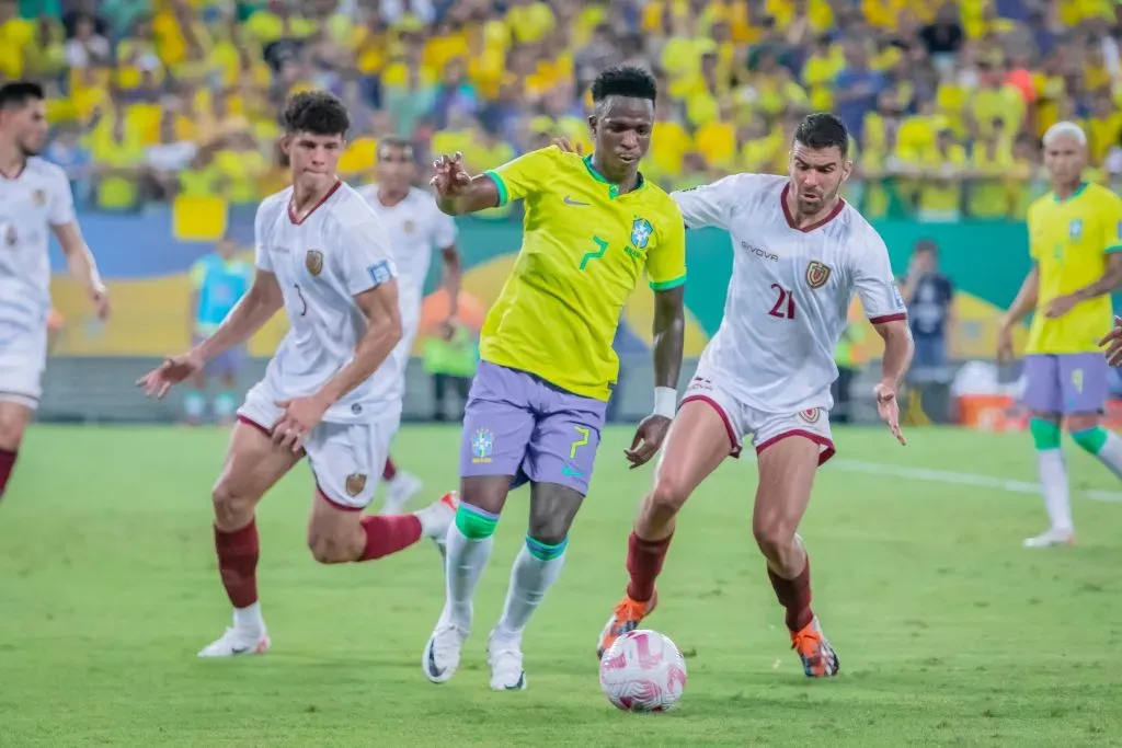 Vinicius Junior jogador do Brasil durante partida contra o Venezuela. Foto: Fernando Teramatsu/AGIF