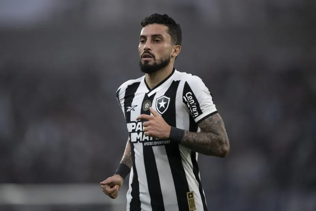 Foto: Jorge Rodrigues/AGIF – Alex Telles estará na Seleção em Brasil x Uruguai