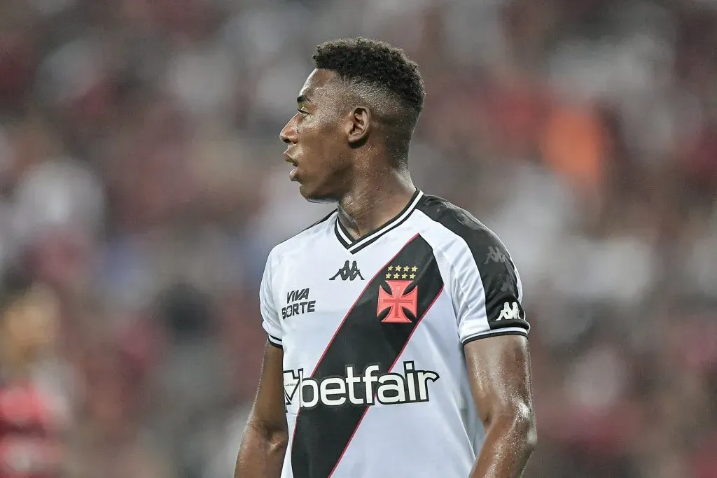 Léo Pelé dificilmente fica no Vasco. Foto: Thiago Ribeiro/AGIF