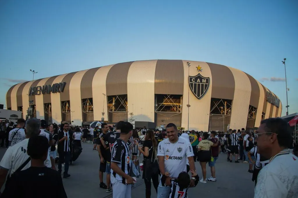 Arena MRV com torcedores para jogo contra Corinthians pelo Brasileirão