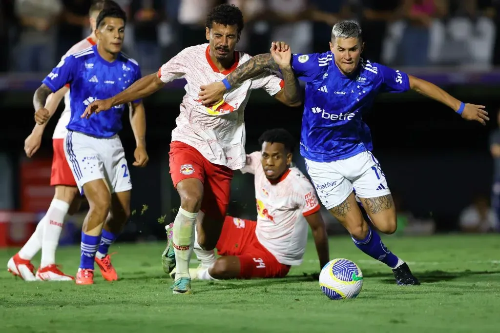 Jogadores de Cruzeiro e Bragantino