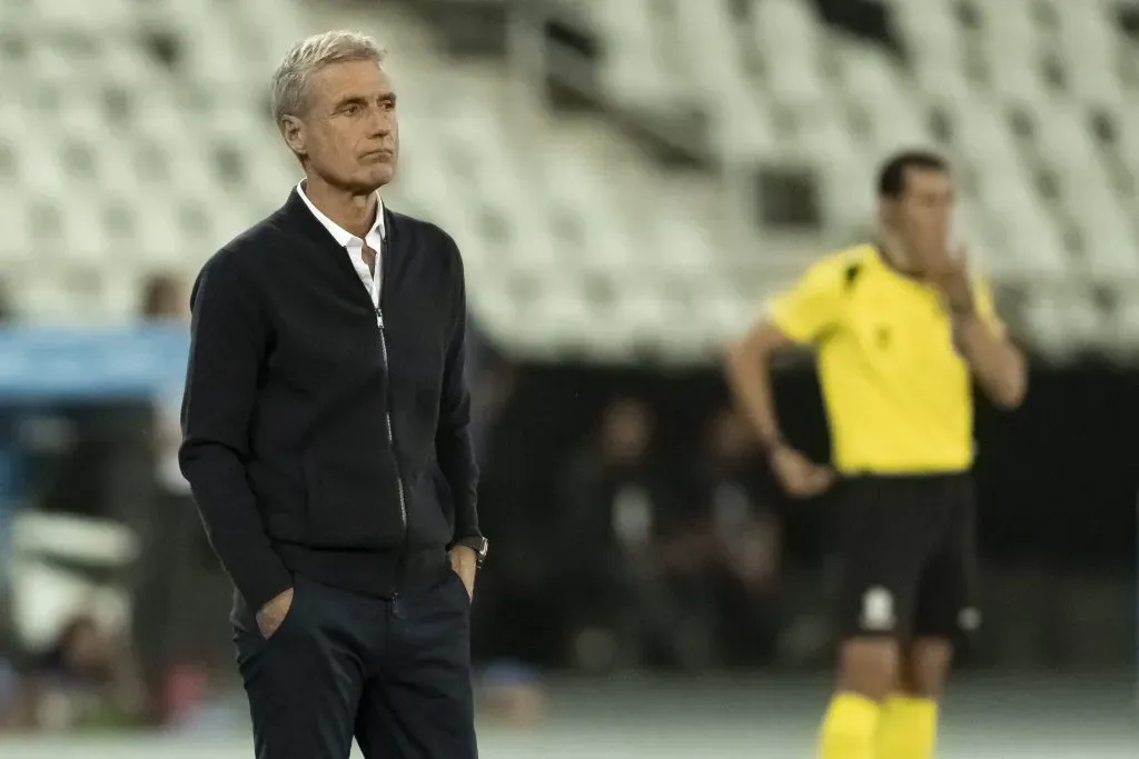 Foto: Jorge Rodrigues/AGIF – Luís Castro é o técnico preferido do Santos para assumir a equipe