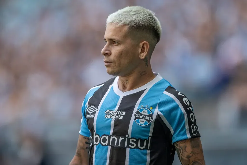 Atacante venezuelano em partida pelo Grêmio. Foto: Liamara Polli/AGIF