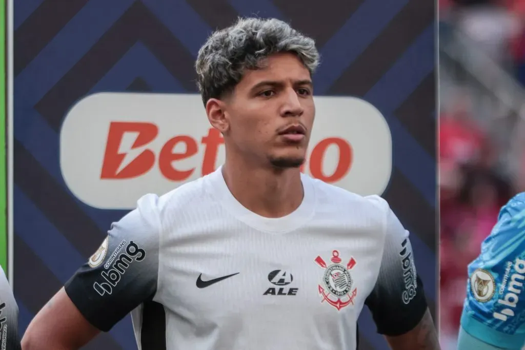 Caetano, zagueiro do Corinthians