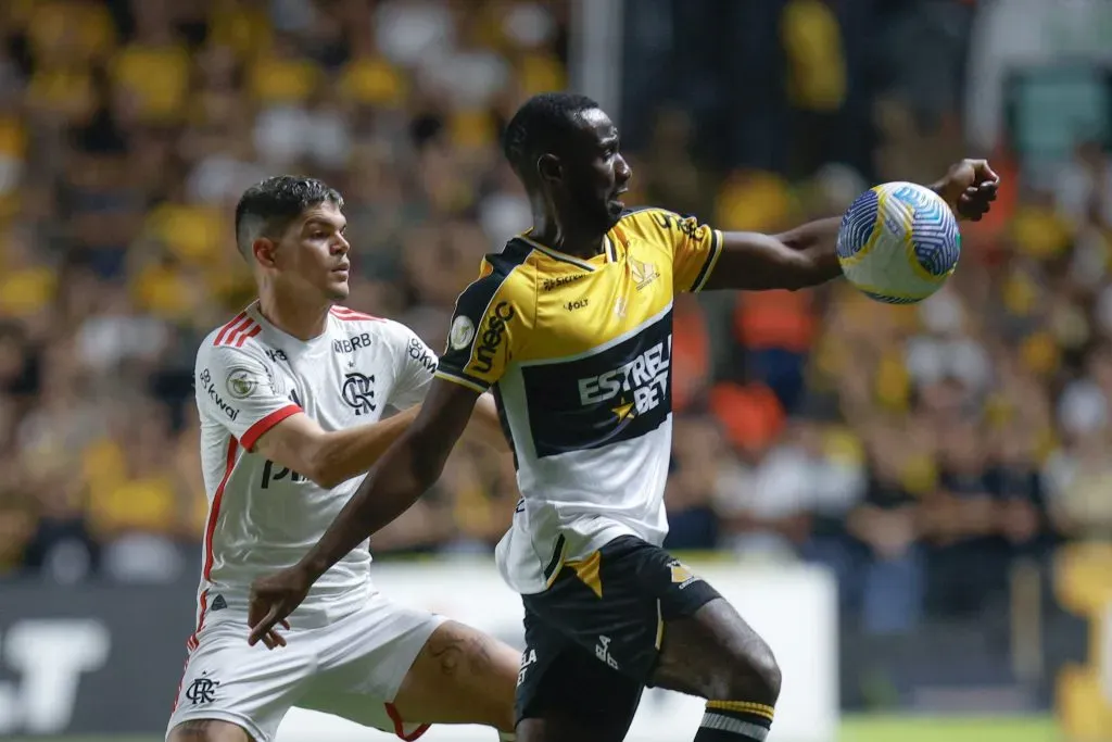 Bolasie em partida pelo Flamengo. Foto: Leonardo Hubbe/AGIF