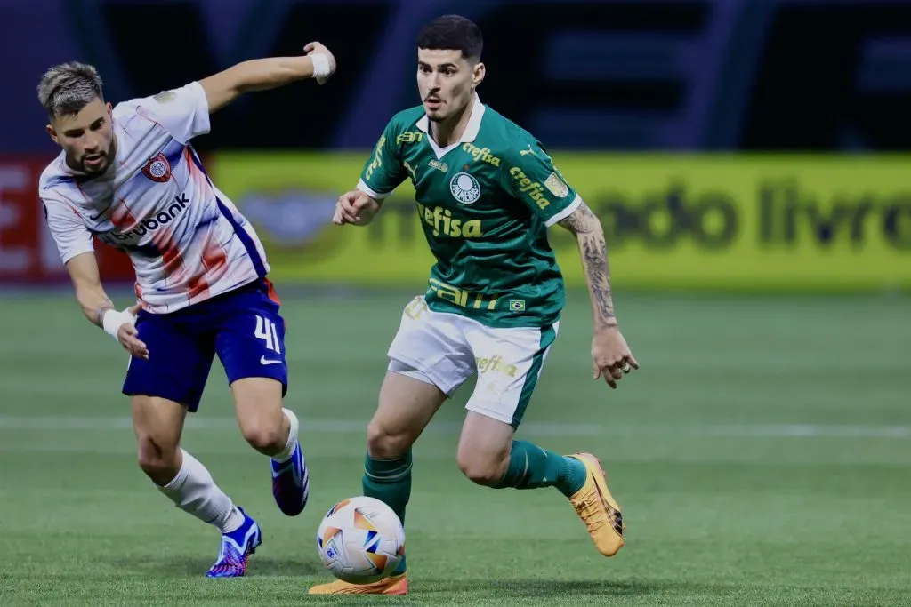 Rômulo durante jogo da Libertadores. Foto: Marcello Zambrana/AGIF