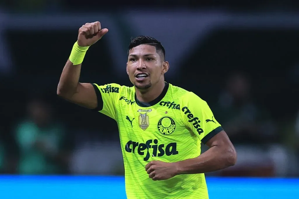 Rony já teria dado sinal positivo para negociar com o Atlético-MG. Foto: Ettore Chiereguini/AGIF