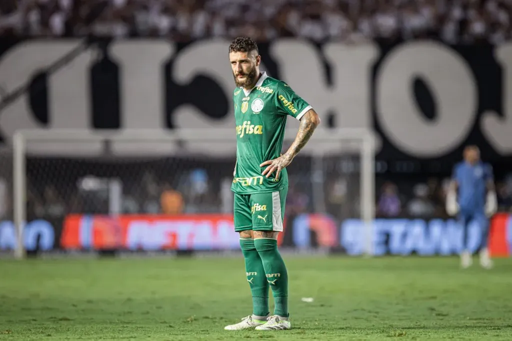 . Foto: Abner Dourado/AGIF – Meio-campista multicampeão no Palestra não quer se transferir para o Santos.