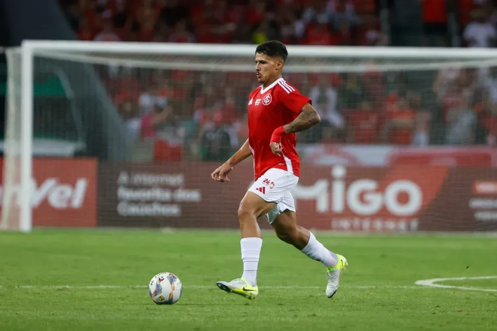 Rômulo deve ser negociado pelo Internacional – Foto: Luiz Erbes/AGIF