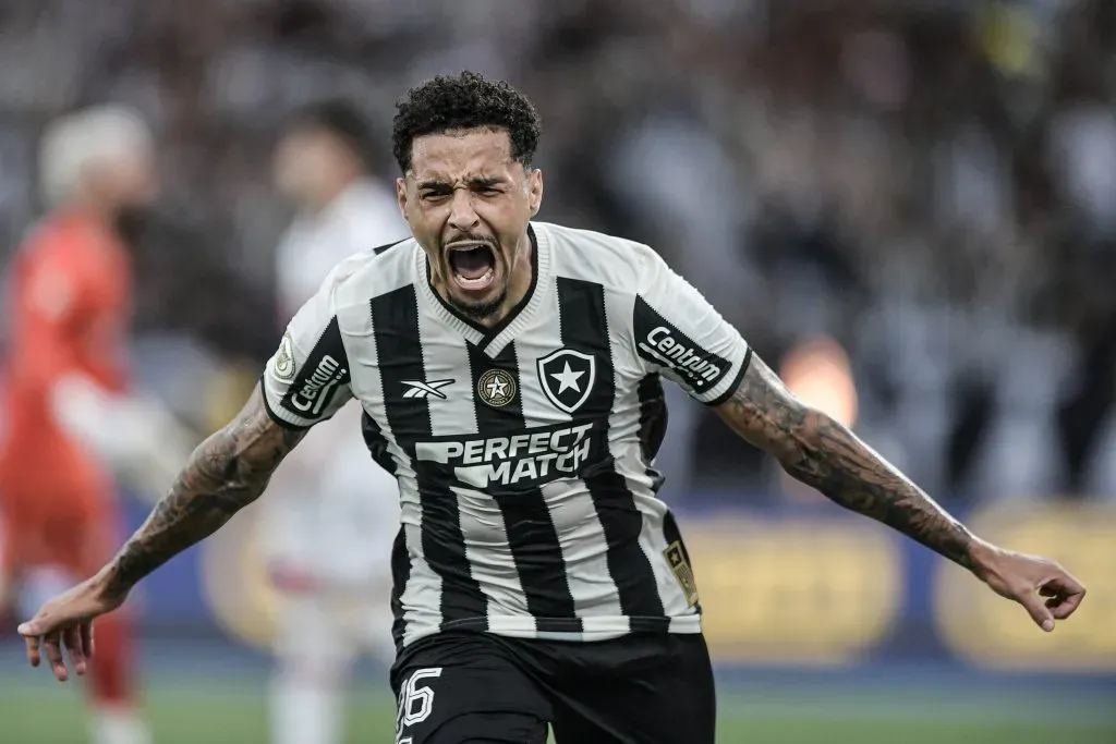 Um dos destaques do Botafogo, Gregore entrou na mira do Palmeiras. Foto: Thiago Ribeiro/AGIF