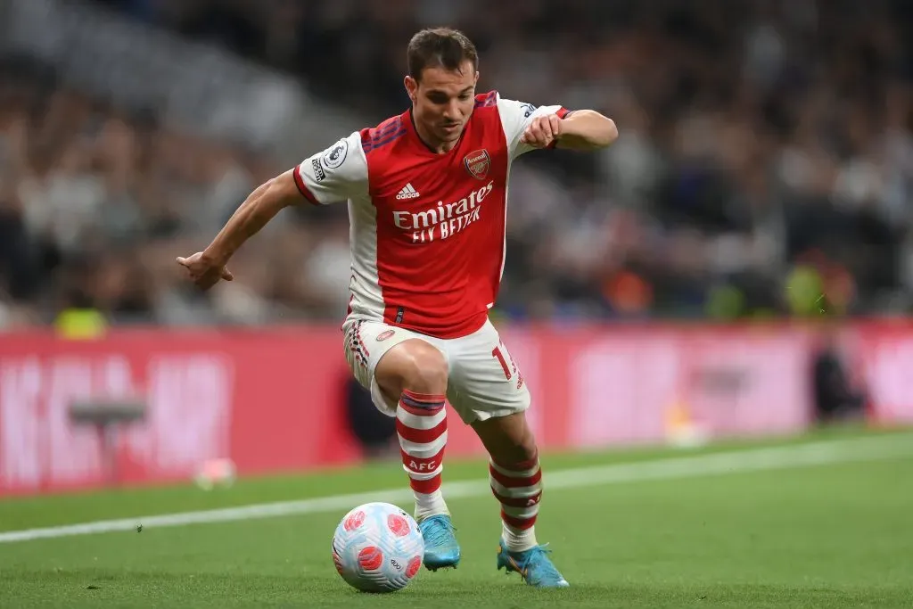 Cédric em partida pelo Arsenal. Photo by Mike Hewitt/Getty Images