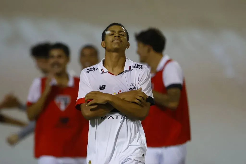 SP – ARARAQUARA – 21/01/2025 – COPA SAO PAULO 2025, CRICIUMA X SAO PAULO – Ryan Francisco jogador do Sao Paulo comemora seu gol durante partida contra o Criciuma no estadio Fonte Luminosa pelo campeonato Copa Sao Paulo 2025. Foto: Thiago Calil/AGIF