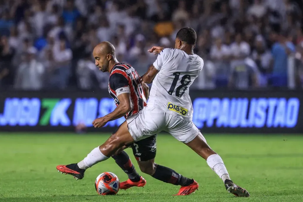 São Paulo perdeu para o Santos na única vez que enfrentou o rival sob o comando de Zubeldía. Foto: Marcello Zambrana/AGIF