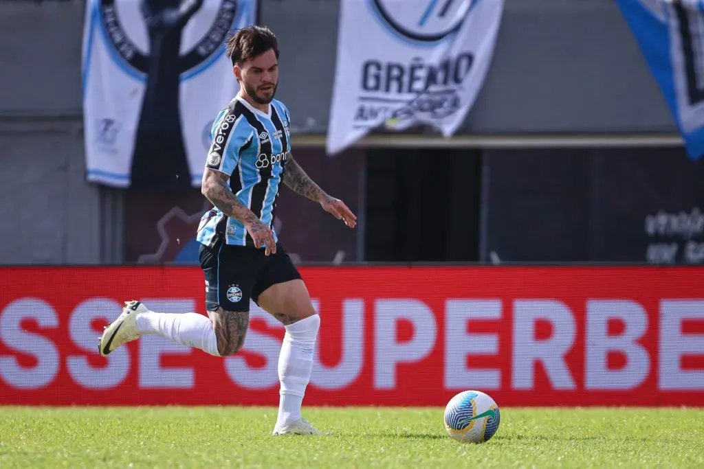 Nathan Pescador em campo pelo Grêmio – Foto: Maxi Franzoi/AGIF