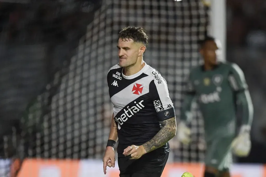 Vegetti marcou o gol da vitória do Vasco sobre o Botafogo. Foto: Thiago Ribeiro/AGIF