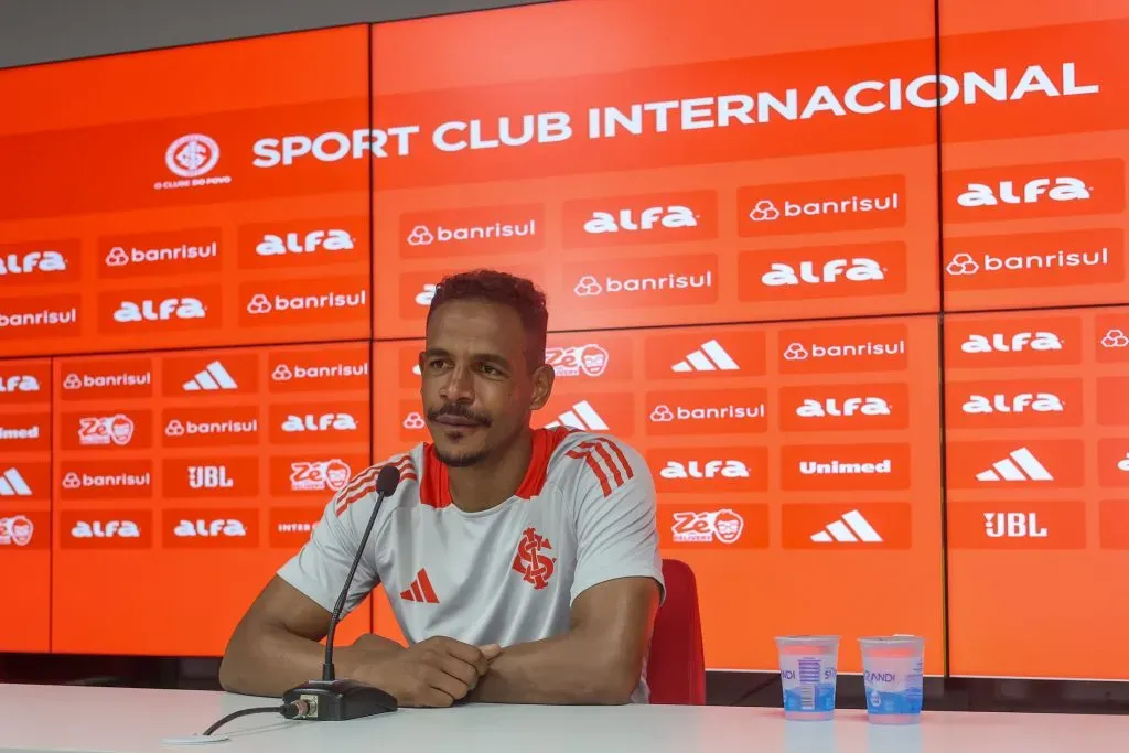 Fernando em entrevista coletiva – Foto: Ricardo Duarte/Internacional