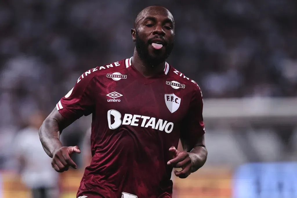 Manoel, zagueiro do Fluminense: Oferecido ao CRB-AL – Foto: Ettore Chiereguini/AGIF