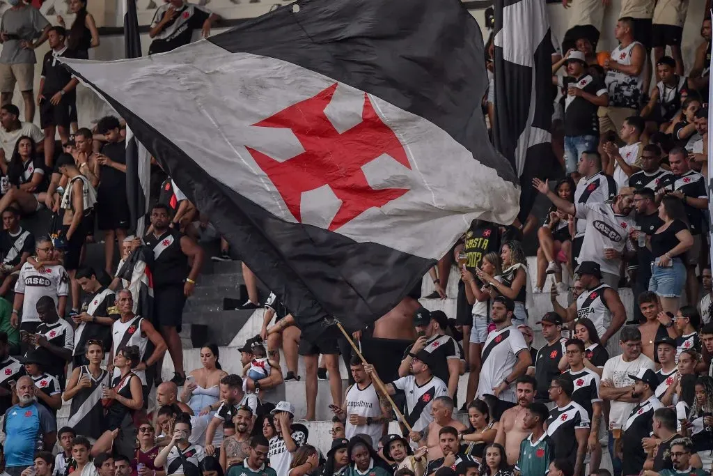Torcida do Vasco durante partida contra Botafogo no estadio Sao Januario pelo campeonato Carioca 2025. Foto: Thiago Ribeiro/AGIF