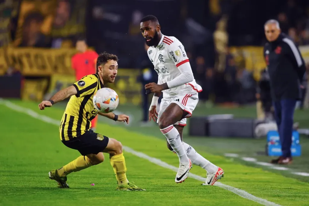Flamengo caiu para o Peñarol em 2024. Foto: Ernesto Ryan/Getty Images