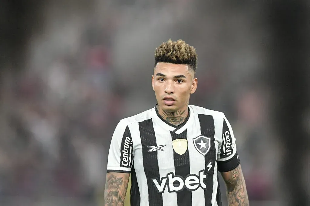 Igor Jesus analisou o amistoso vencido pelo Botafogo – Foto: Thiago Ribeiro/AGIF